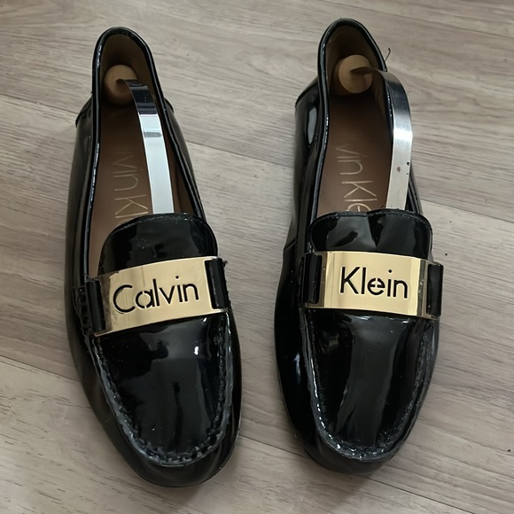 Flats - Picture 2 of 6